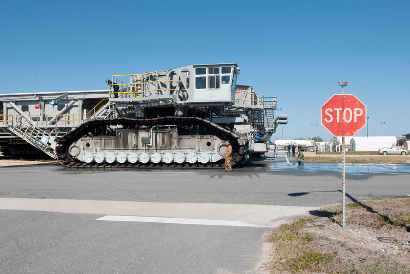 Illustration for article titled Massive Spacecraft Transport Vehicles Are Still Going After 50 Years